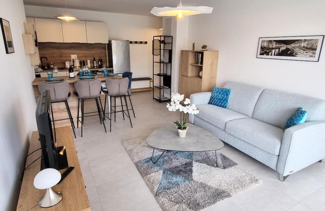 LE SEGRETO, Appt Neuf dans résidence de Standing, Superbe Déco, Centre, 2 Parkings Privés, Climatisation