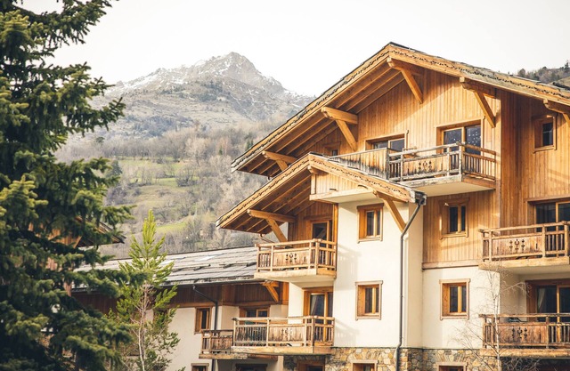 Le Serre d'Or, large apartment at the foot of the slopes