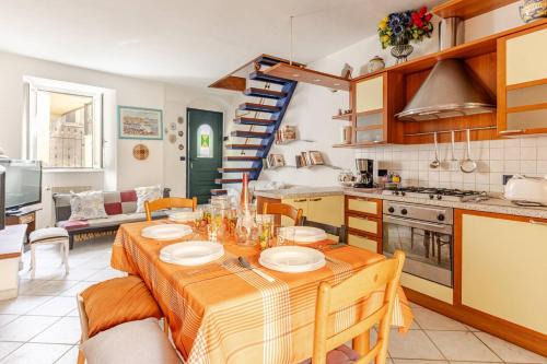 LE SOLEIL DOREE' MAISON Wi-Fi VACATIONS LERICI 5 TERRE