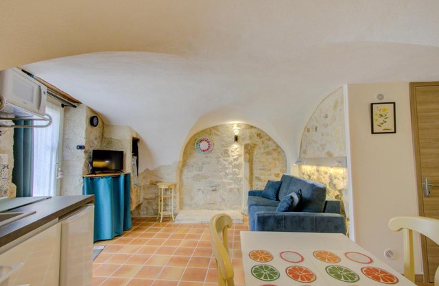 Le Studio, Saint-Restitut