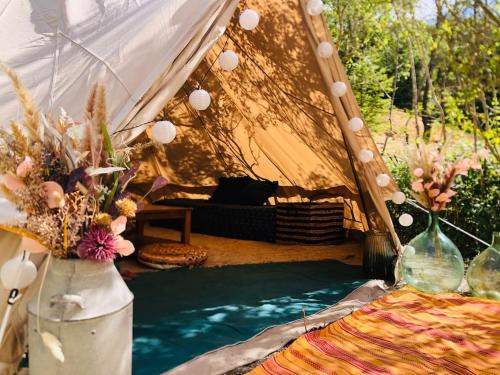 Le tipi de la vallée ensoleillée, Terra Luna Valensole