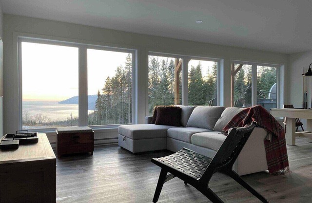 Le Versant Sud 7: River Views, Spa, BBQ, Serenity