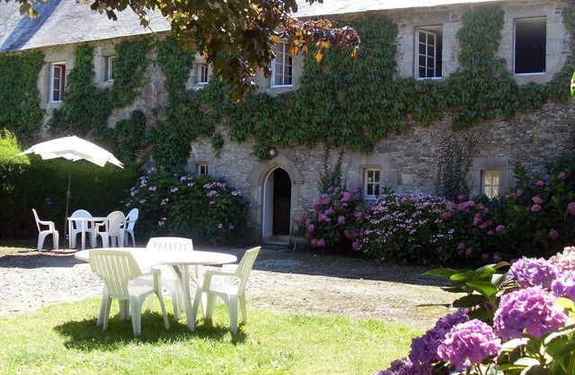 Le Vieux Manoir de KERHIR, charm and old stones in the heart of TREGOR