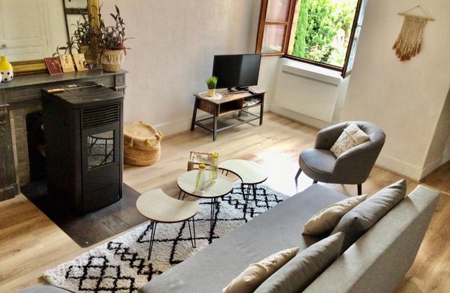 Le vigneron Au coeur des vignes à proximité des lacs et cascades lits faits à l'arrivée