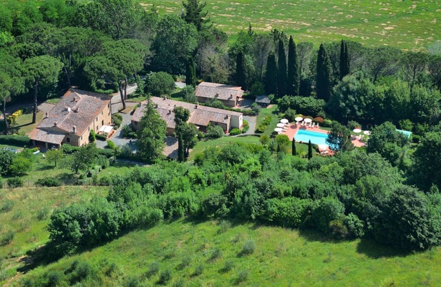 Lebbio - Entire property with private pool