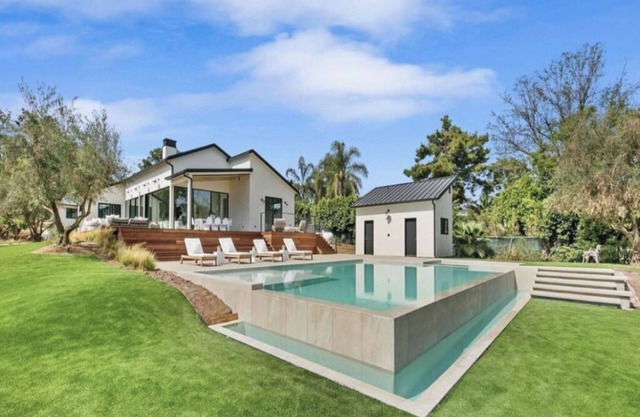 Lechusa - Secluded Creative Compound: Luxury 2-Acre Estate w/Studio & Pool
