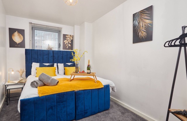 Leeds City Centre - 30% OFF Monthly! - FREE Parking & WiFi