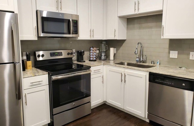 LegacyWest|Corporate|Studio|Courtyard View