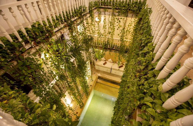 LEONES DE ALBA 10BDRS 13BATHRS 2POOLS FULL STAFF INCLUDED & BEST LOCATION