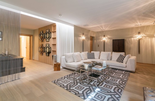 LES AMANDIERS, SUPERB LUXURY VILLA Road to the beaches of SAINT TROPEZ