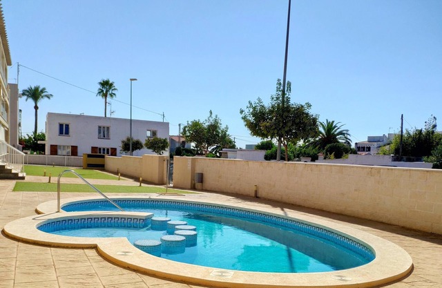 Les Cales apartment with sea view, swimming pool, terrace and Wi-Fi