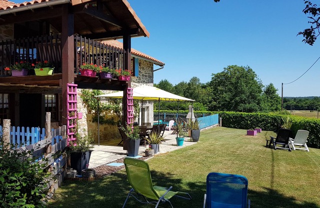 Les Casaniers Converted Barn with private pool and terraces, 2- 6 people