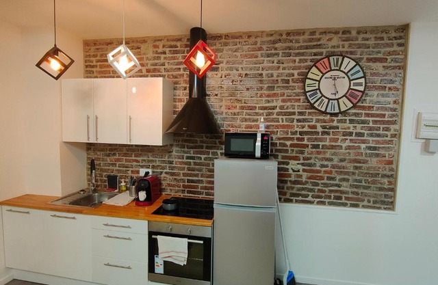 Les Lofts De Provins: Apt 5