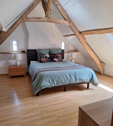 Les Petites Écuries