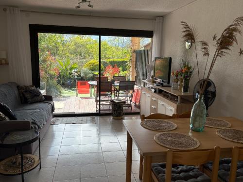 Les pieds dans l eau de Betty Ghisonaccia plage 50 m