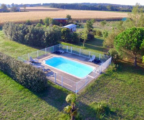 Les Roulottes-Gîtes de la Ferme de l'Autruche Dromoise