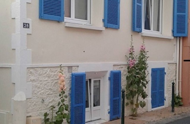 Les Volets Bleus Maison de Pêcheur Entre Port et Plage