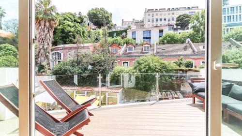 Liberdade Spacious Duplex Apt with AC