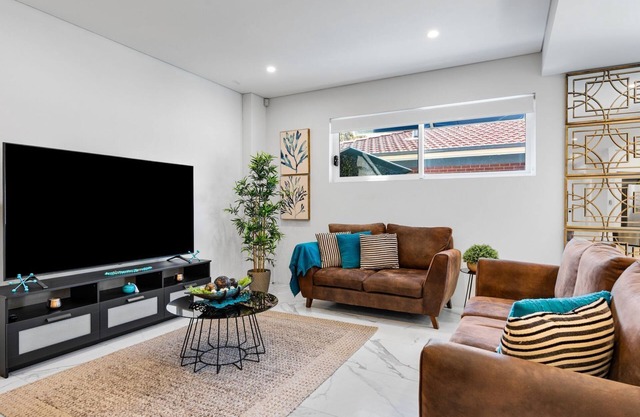 Lidcombe Luxe on Eric Spacious Stay mins to Olympic Park