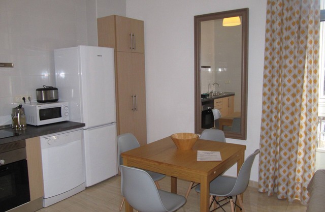 Life Apartments Alameda Colon