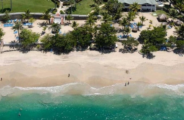 Lifestyle Tropical Beach Resort KING BED