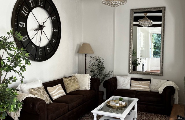 Light & Airy Apartment in the ❤️ of Pézenas