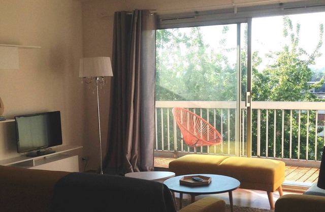 Lille: apartment, 80m², 2 bedrooms, bright, quiet, parking and garage