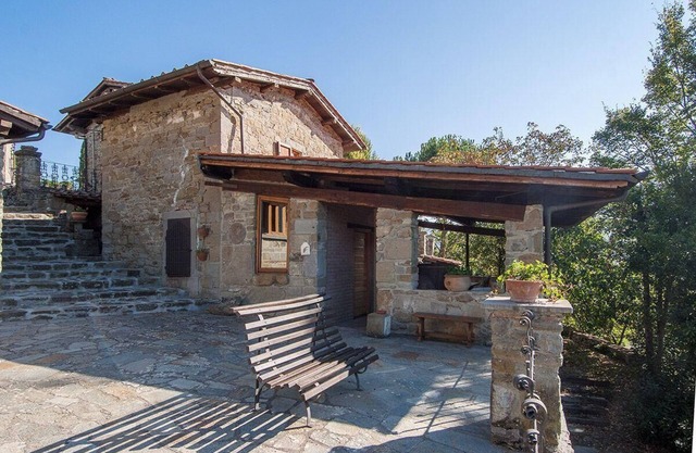 Lime tree house estate with shared pool