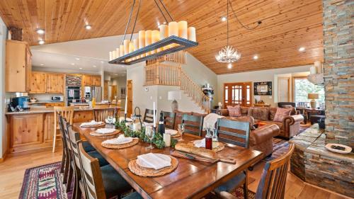 Linaker Lodge by AvantStay Gorgeous Cabin in Big Bear w Views
