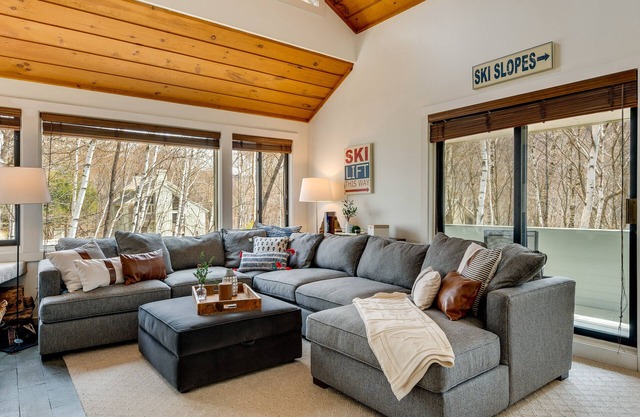 Lincoln Condo Rental w/Shuttle Near Loon Mountain