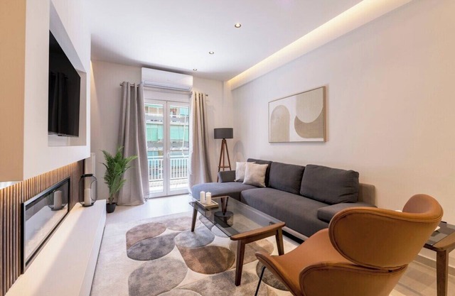 Linea 2BR Apartment in Ampelokipoi