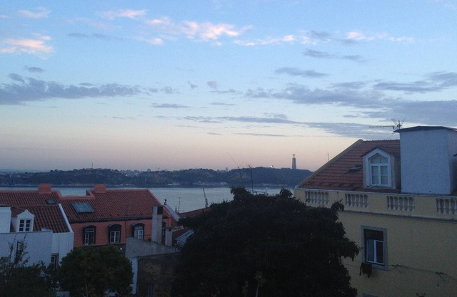 Lisbon Secret & Lapa River View Apartment