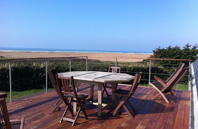 Listed site - full sea view and reed beds