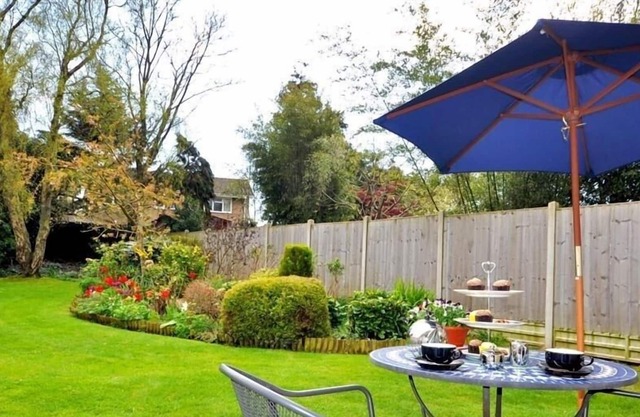 LITTLE ACRE, pet friendly, with a garden in Wool