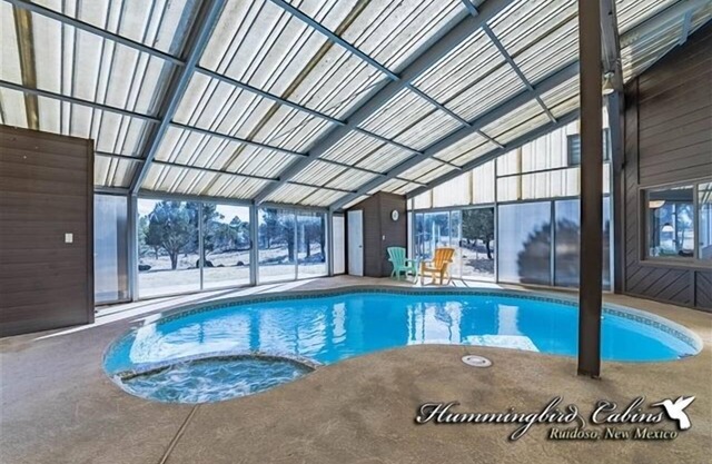 Little Bear Lodge: 'Big Lodge filling little shoes' With hot tub. Pet Friendly.