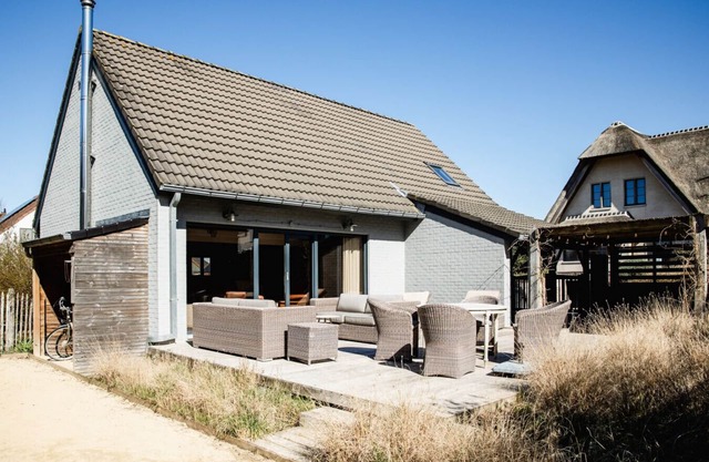 Little Cottage - Charming stay near the coast