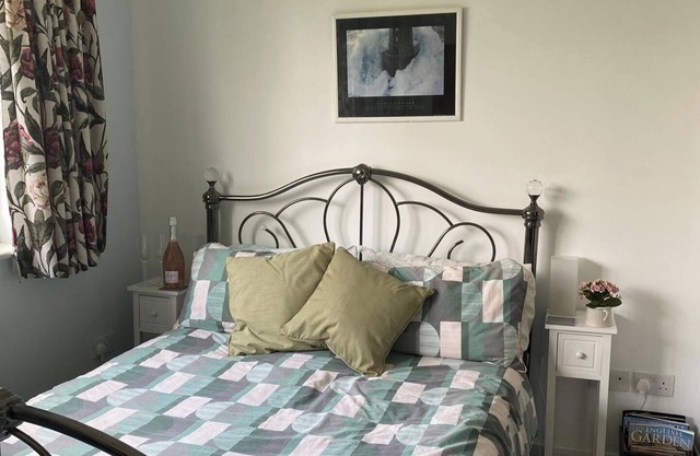 Little Owls Nest - 2 Bed - Pet Friendly w Field