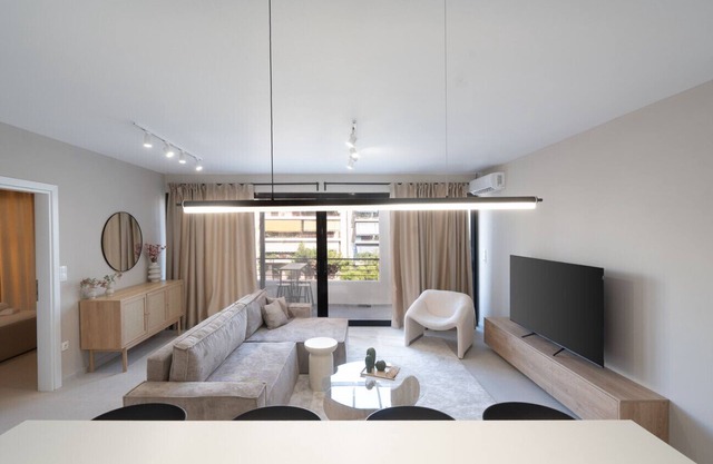 LIV - Deluxe 2BD Apartment in Athens