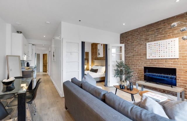 LiV MTL Downtown-401 Spacious 2BR Suite + Lounge