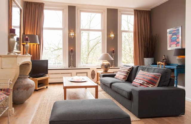 Livia's Hideaway Canalbelt