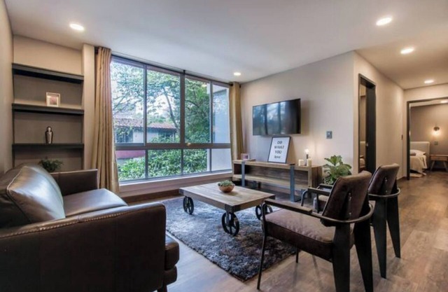 Lleras Park 202 Medellín Fun-business-pleasure