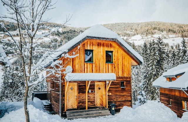 Lovely holiday home with whirlpool and sauna