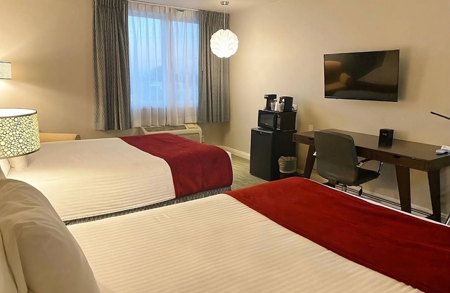 Located In the Heart of Torrance! Easy access to Downton LA! Free Parking