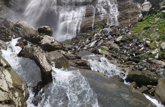 Location Entre lac et Montagne, Appartement Lumineux au Calme