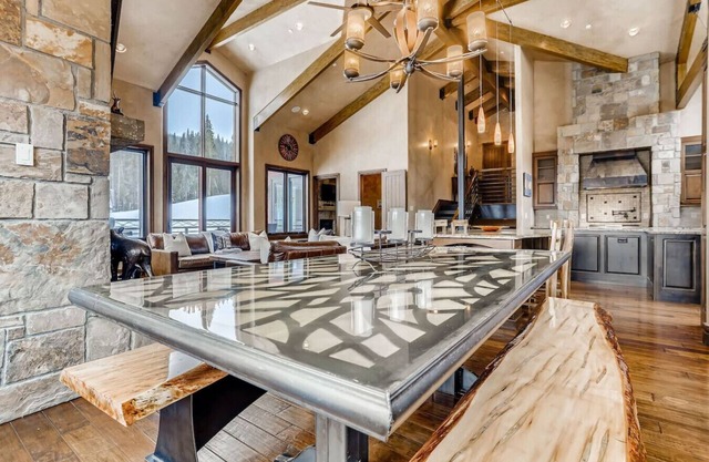 Lodge at Lewis Ranch - Ski in/out - Luxury 6 Bedroom Home Sleeps 26