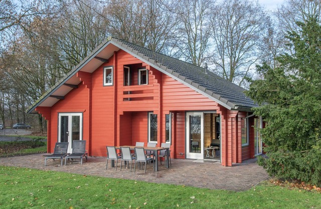 Lodge by the Lake in Arcen's Tranquil Nature