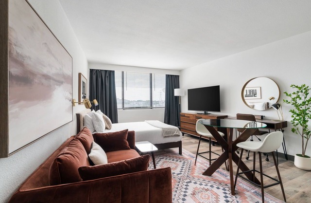 Lodgeur | Peaceful studio retreat | Upper Kirby