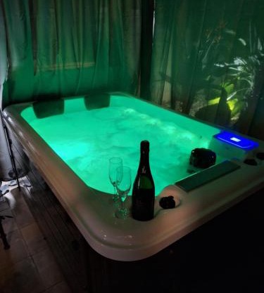 Loft con SPA exterior climatizado Villa IRI