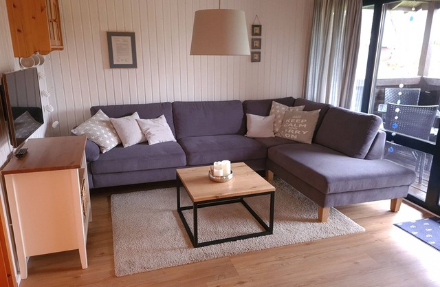 Log house with large garden - WiFi included - only 5 minutes to the beach