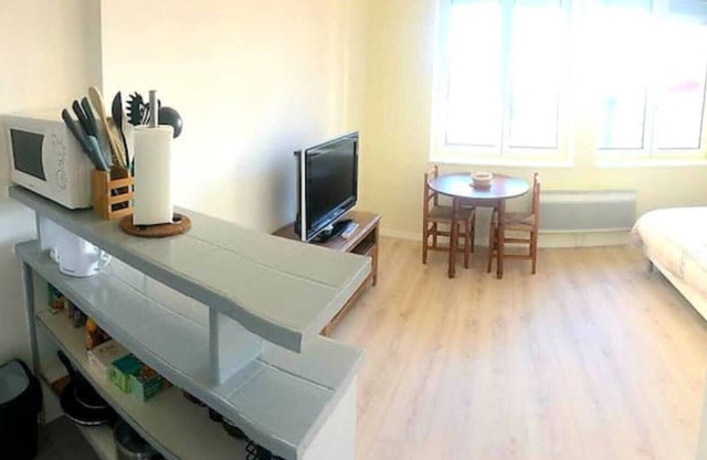 Logement Entier : Appartement - Besançon, France